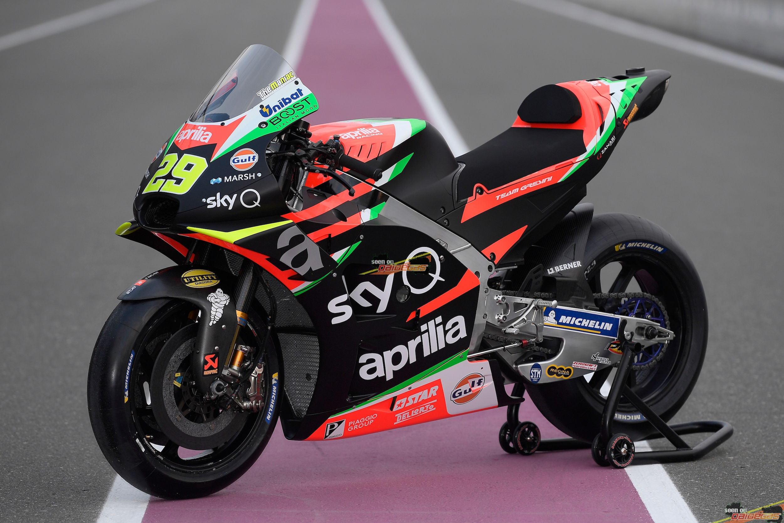 MotoGP 2019: Aprilia Racing bất ngờ ra mắt Aprilia RS-GP 2019